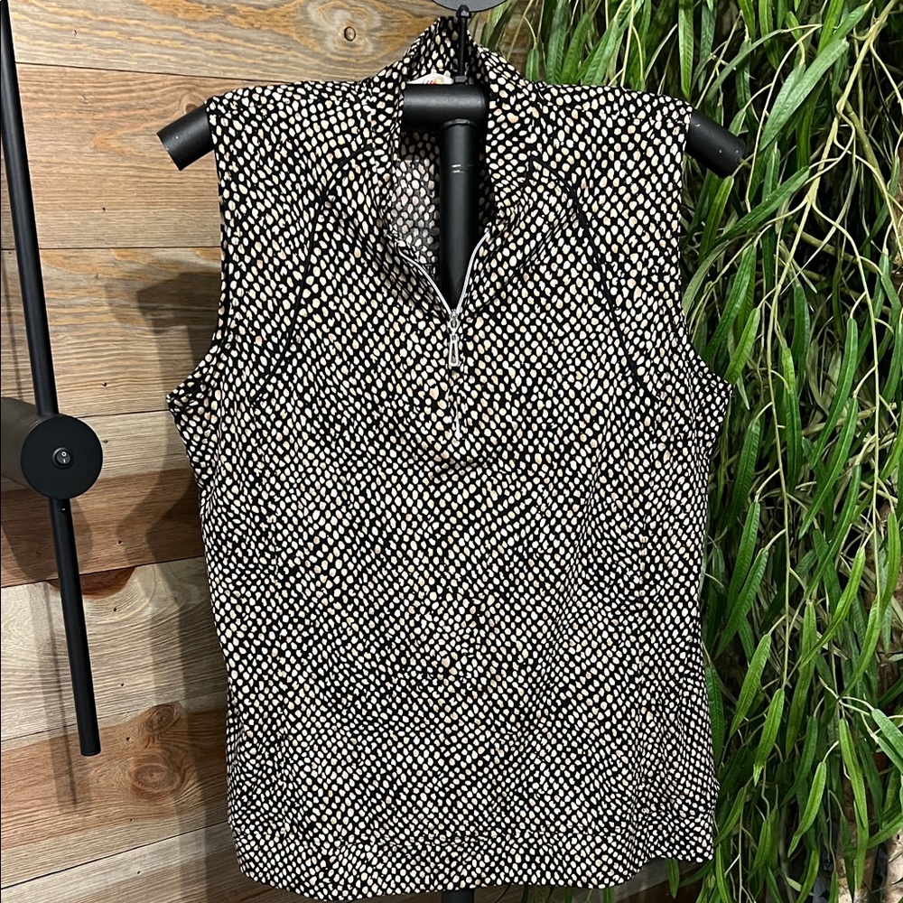 Monterey Club sleeveless 1/4 zip golf shirt. Black with tan geometric print L